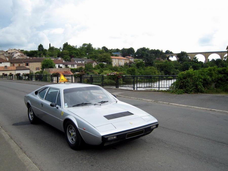  Ferrari 308 GT4 1975 года  (фото 16 из 35)